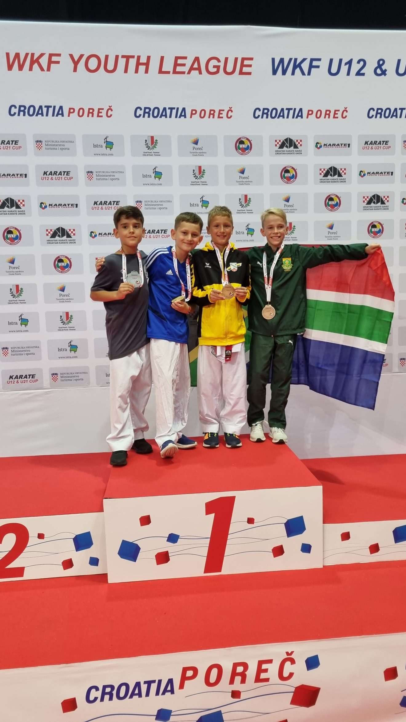 Cezary Pietrzak gewinnt Gold bei der WKF Youth League in Porec