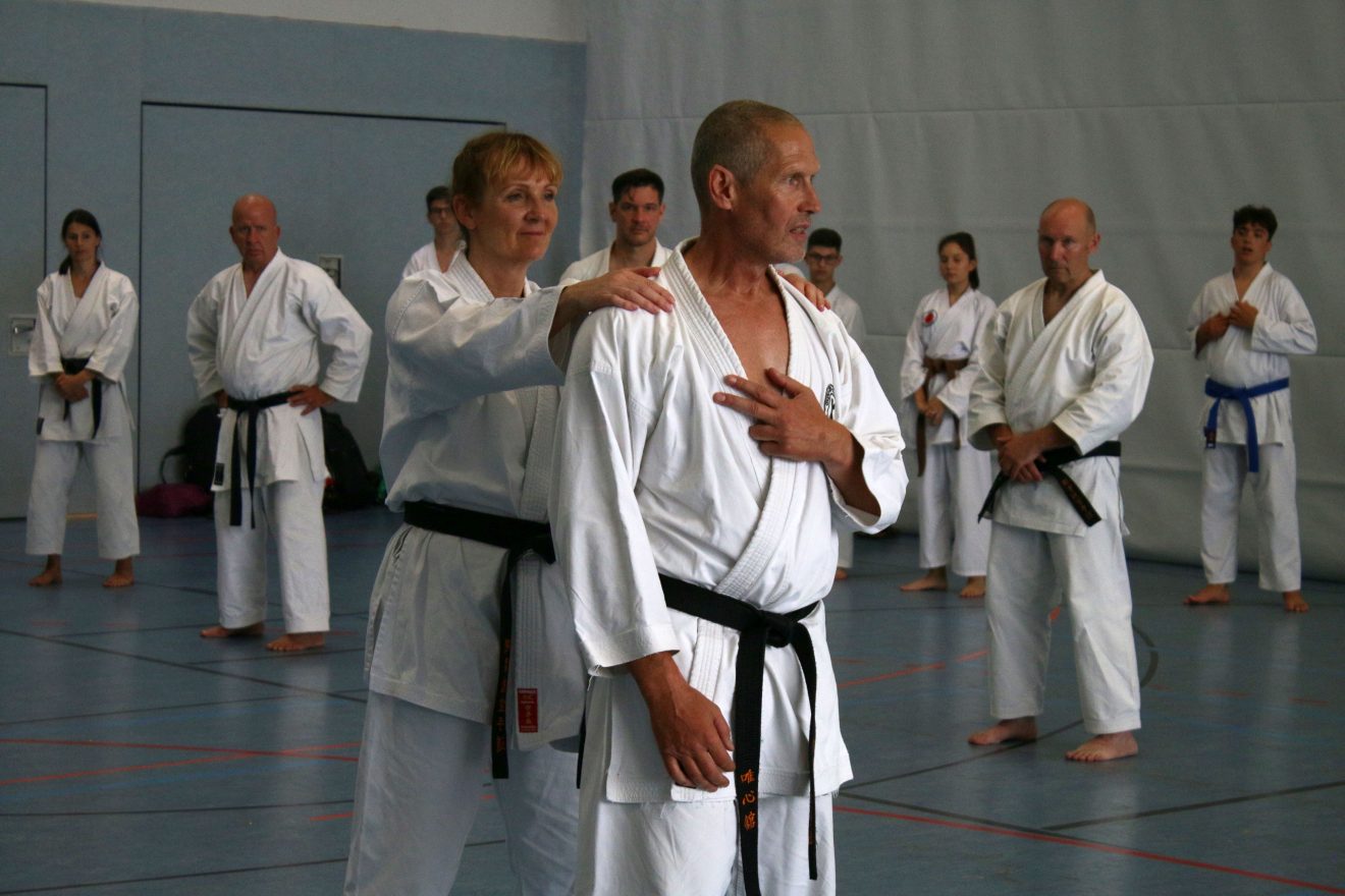 Aus unseren Dojos: Die Vielfalt des Karate-Do. Mehr als 130 Karateka beim Jubiläumslehrgang 40 Jahre GKD Dortmund