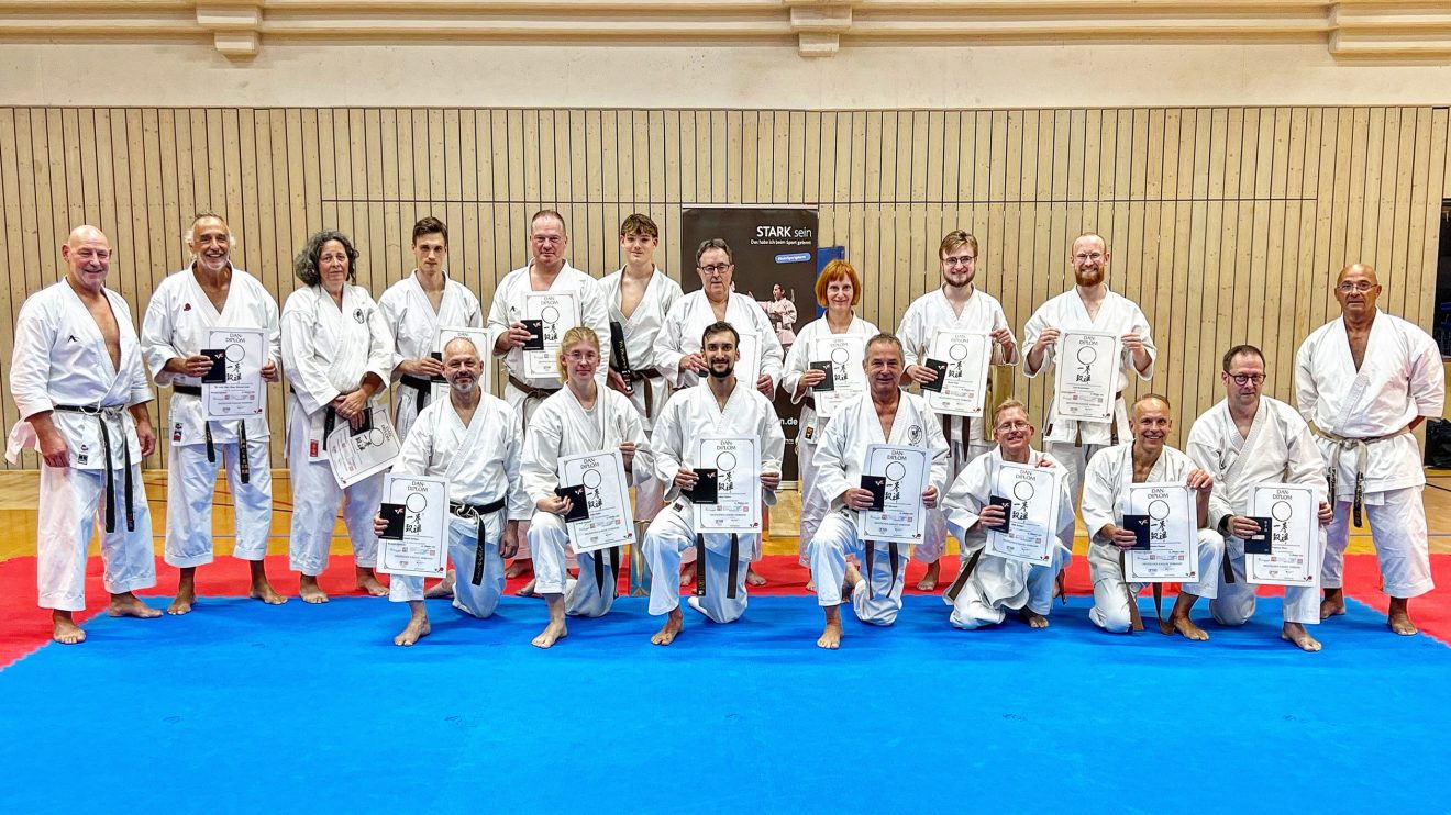 Aus unseren Dojos: Große Dan-Prüfung bei Karate-Zanshin Bergisch Gladbach
