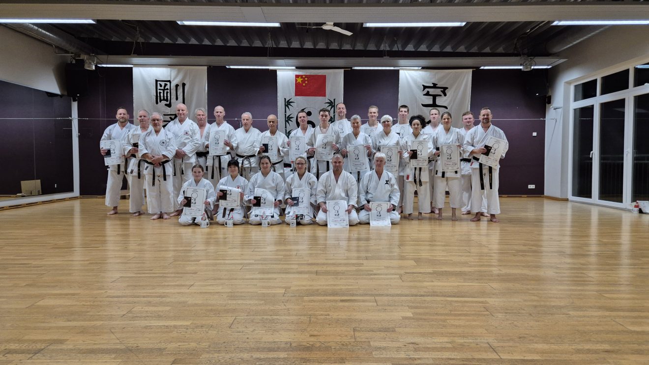 Goju-Ryu: Hohe Dan-Prüfung mit 23 Karateka zum Jahresende