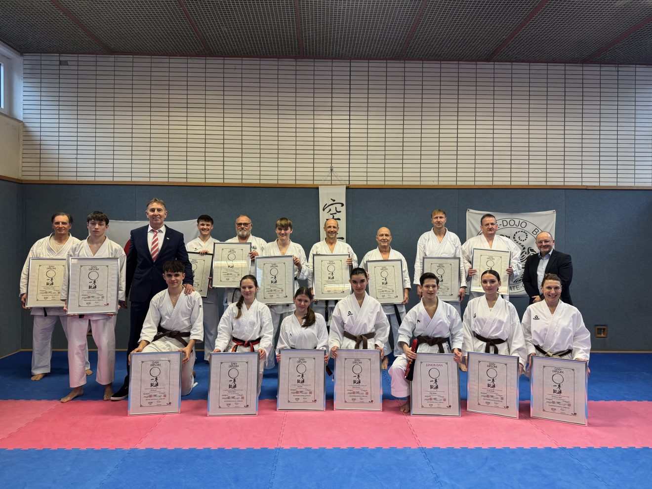 Shotokan: Erfolgreiche Dan-Prüfung im KD Gelsenkirchen-Buer