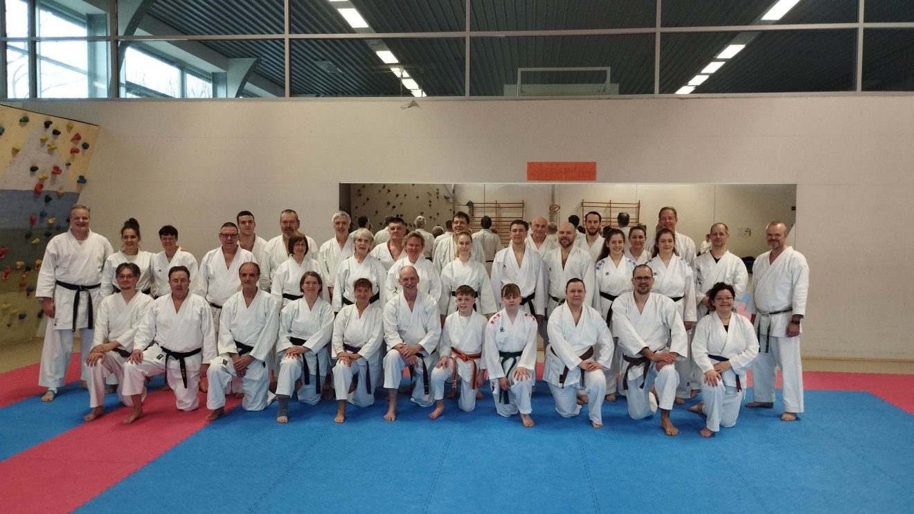 Dynamische Flexibilität: KDNW-Shotokan-Reihe mit Alexander Kröger in Lemgo