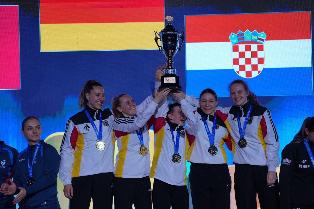 EM-Gold für Shara Hubrich mit dem Kumite-Team